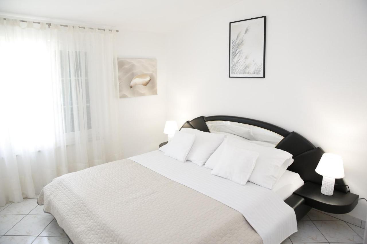 Apartments Lepur Vodice Eksteriør billede